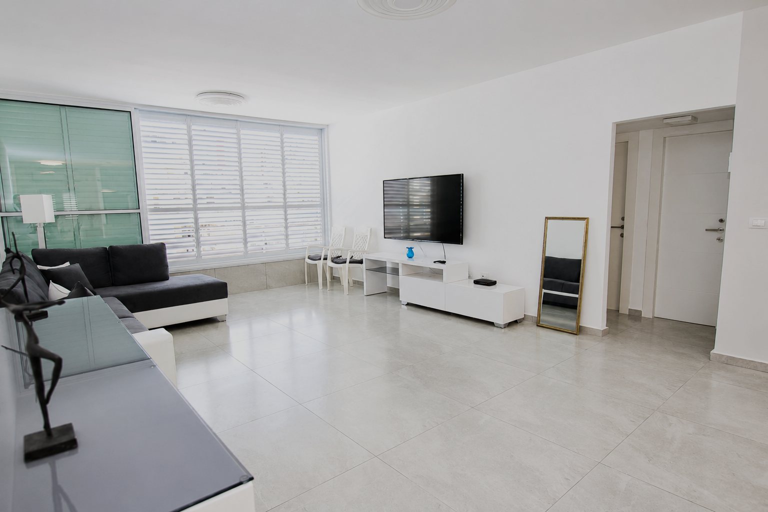 Appartement F3 rénové à Netanya, proche de la mer et du Kikar